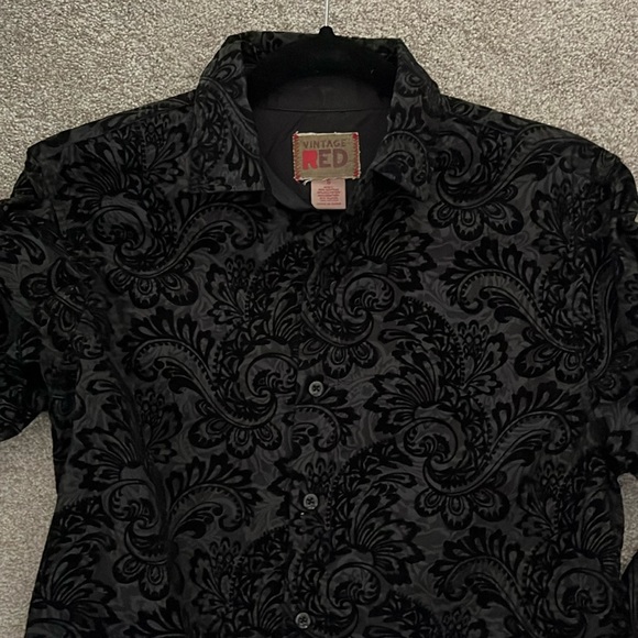 Black paisley cotton/poly blend button down shirt - Picture 3 of 4